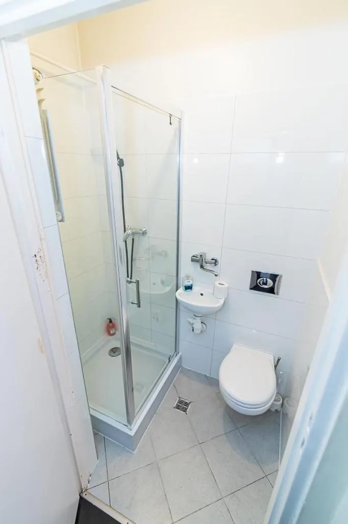 Bachelor Pad Pax 24 Gentlemen'S Power Package Hotel Krakow