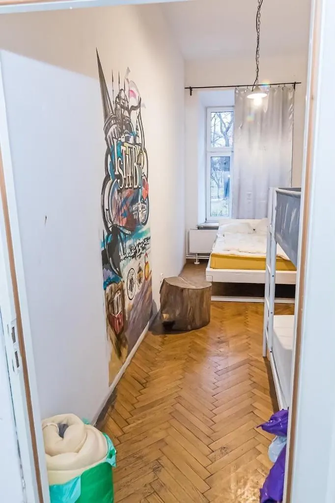 Hotel Bachelor Pad Pax 24 Gentlemen'S Power Package Poland